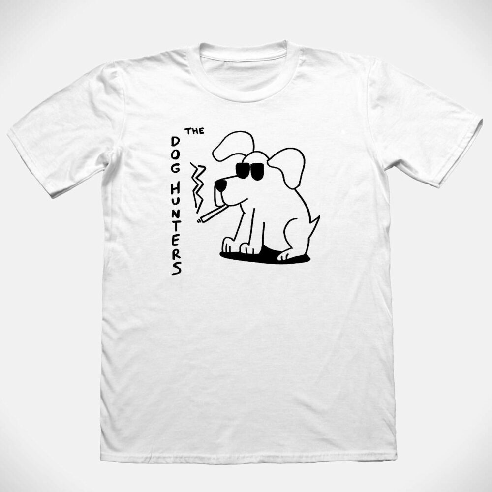 Weißes T-Shirt mit dem Smoking Dog von The DogHunters